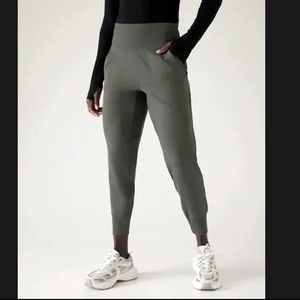 Athleta Venice Jogger Medium Hematite Gray